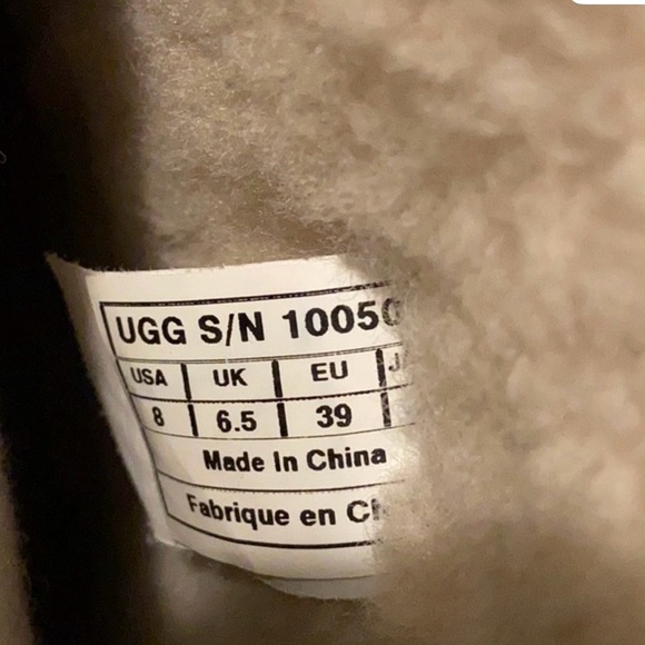 UGG Classic Brown Winter Boots - Picture 5 of 8